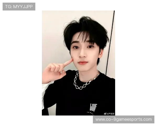 严浩翔热爱足球偶像探索他最喜爱的足球明星是谁