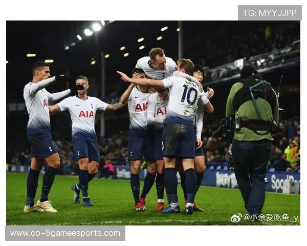 中国足球新星加盟热刺挑战英超舞台引发关注