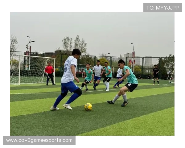 五人制足球明星的崛起与发展探索解析球员风采与赛场表现